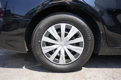 2021 Toyota Camry Hybrid LE   - Photo 29 - Panorama City, CA 91402