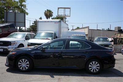 2021 Toyota Camry Hybrid LE   - Photo 2 - Panorama City, CA 91402