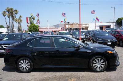 2021 Toyota Camry Hybrid LE   - Photo 6 - Panorama City, CA 91402