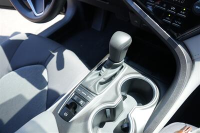 2021 Toyota Camry Hybrid LE   - Photo 24 - Panorama City, CA 91402