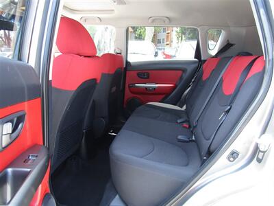 2010 Kia Soul +   - Photo 11 - Panorama City, CA 91402