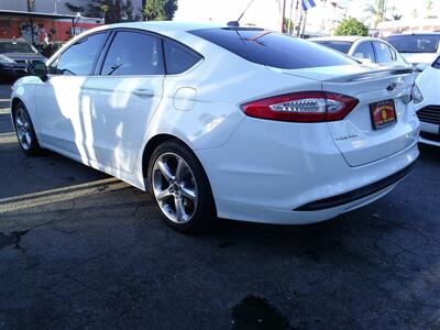 2014 Ford Fusion SE   - Photo 2 - Panorama City, CA 91402