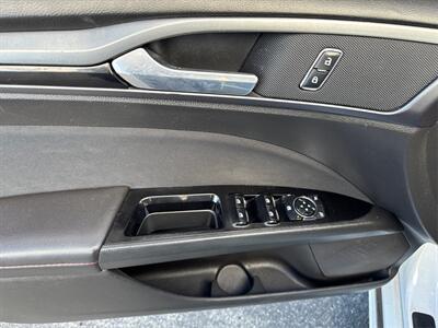 2014 Ford Fusion SE   - Photo 19 - North Hills, CA 91343