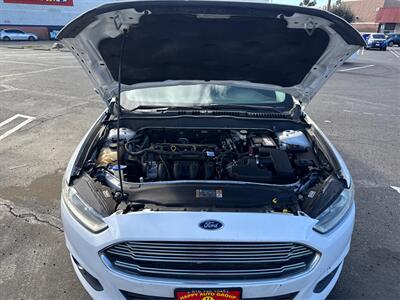 2014 Ford Fusion SE   - Photo 11 - North Hills, CA 91343