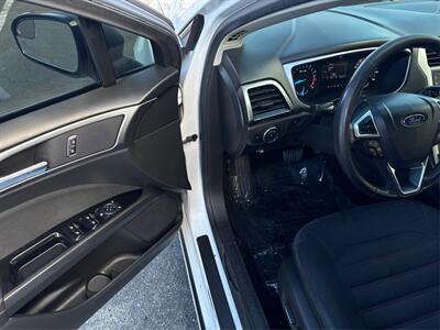 2014 Ford Fusion SE   - Photo 18 - North Hills, CA 91343