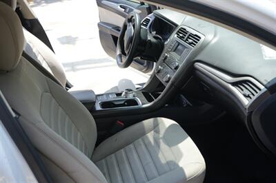 2018 Ford Fusion S   - Photo 10 - Panorama City, CA 91402