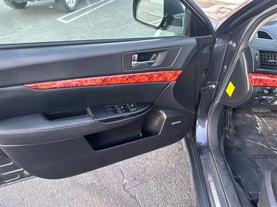 2011 Subaru Outback 3.6R Limited - Photo 20 - Panorama City, CA 91402