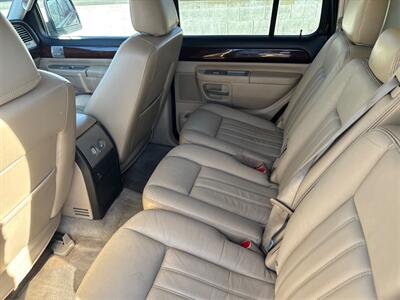 2005 Lincoln Aviator Luxury   - Photo 10 - North Hills, CA 91343
