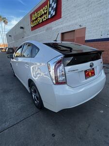 2014 Toyota Prius Five   - Photo 2 - Panorama City, CA 91402