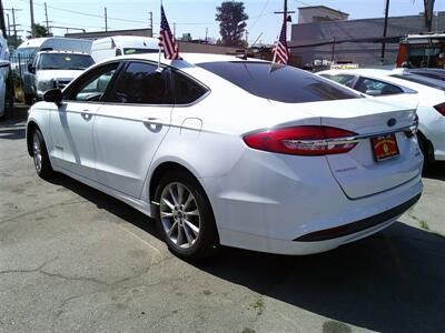 2017 Ford Fusion Hybrid SE   - Photo 2 - Panorama City, CA 91402