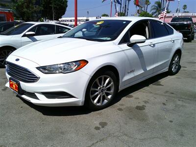 2017 Ford Fusion Hybrid SE   - Photo 1 - Panorama City, CA 91402