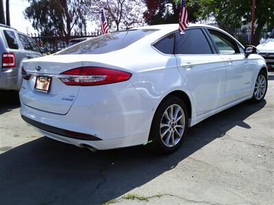 2017 Ford Fusion Hybrid SE   - Photo 4 - Panorama City, CA 91402