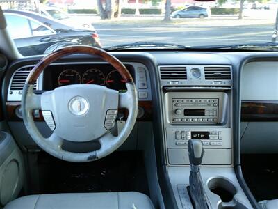 2004 Lincoln Navigator Luxury   - Photo 17 - Panorama City, CA 91402