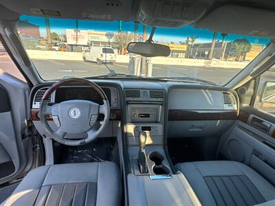 2004 Lincoln Navigator Luxury   - Photo 22 - North Hills, CA 91343