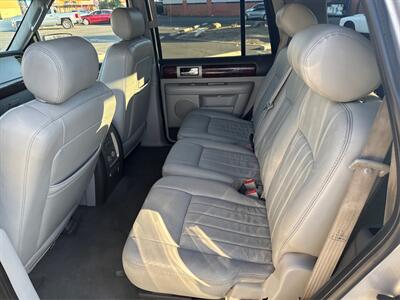 2004 Lincoln Navigator Luxury - Photo 10 - North Hills, CA 91343
