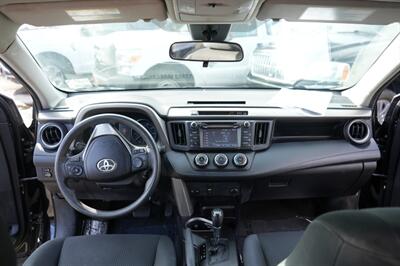 2018 Toyota RAV4 LE   - Photo 18 - Panorama City, CA 91402