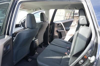 2018 Toyota RAV4 LE   - Photo 11 - Panorama City, CA 91402