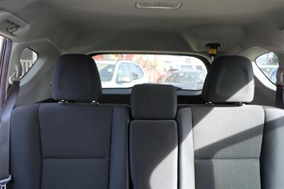 2018 Toyota RAV4 LE   - Photo 16 - Panorama City, CA 91402