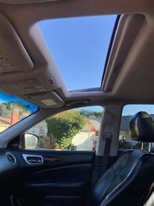 2015 Nissan Pathfinder Platinum   - Photo 18 - Panorama City, CA 91402