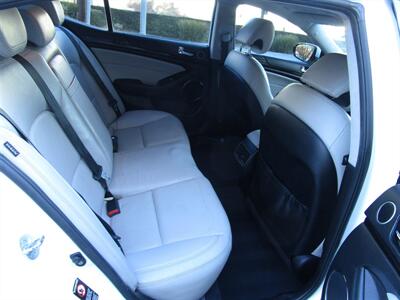 2014 Kia Cadenza Premium   - Photo 12 - Panorama City, CA 91402