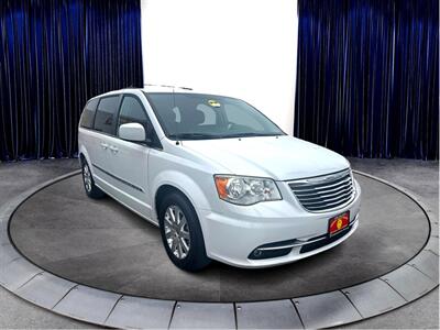 2015 Chrysler Town & Country Touring - Photo 3 - North Hills, CA 91343