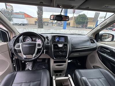 2015 Chrysler Town & Country Touring - Photo 22 - North Hills, CA 91343