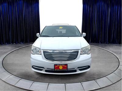 2015 Chrysler Town & Country Touring - Photo 2 - North Hills, CA 91343