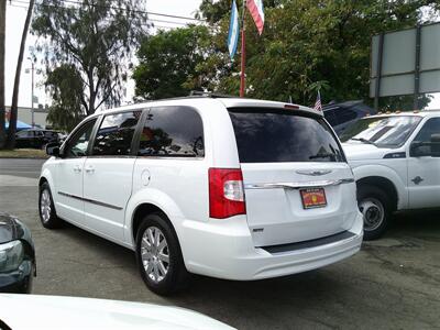 2015 Chrysler Town & Country Touring - Photo 2 - Panorama City, CA 91402