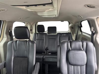 2015 Chrysler Town & Country Touring - Photo 15 - North Hills, CA 91343
