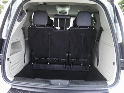 2015 Chrysler Town & Country Touring - Photo 12 - Panorama City, CA 91402