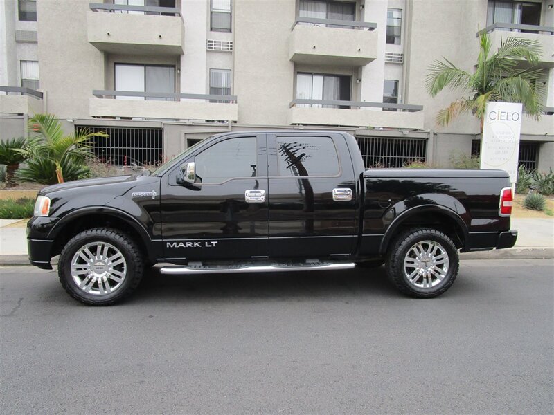 2007 Lincoln Mark LT  