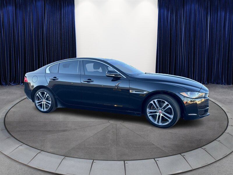 2017 Jaguar XE 35t Premium  
