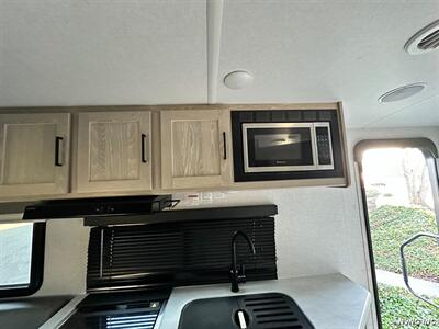 2021 Forest River Rockwood M-19 - ROO SERIES   - Photo 14 - San Ramon, CA 94583