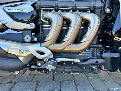 2023 Triumph Rocket 3 R (TOW-TONE)   - Photo 8 - San Ramon, CA 94583