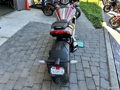 2023 Triumph Rocket 3 R (TOW-TONE)   - Photo 6 - San Ramon, CA 94583
