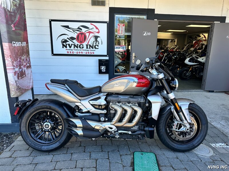 2023 Triumph Rocket 3 R (TOW-TONE)   - Photo 1 - San Ramon, CA 94583