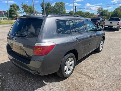 2010 Toyota Highlander   - Photo 4 - Galloway, OH 43119