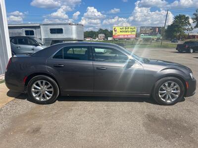 2016 Chrysler 300 Series Limited Anniversary   - Photo 7 - Galloway, OH 43119