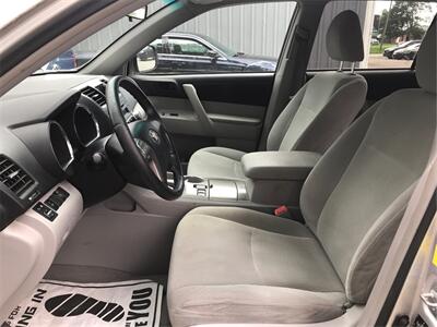 2010 Toyota Highlander   - Photo 19 - Galloway, OH 43119