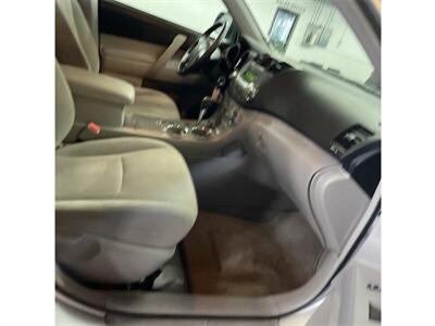 2010 Toyota Highlander   - Photo 14 - Galloway, OH 43119