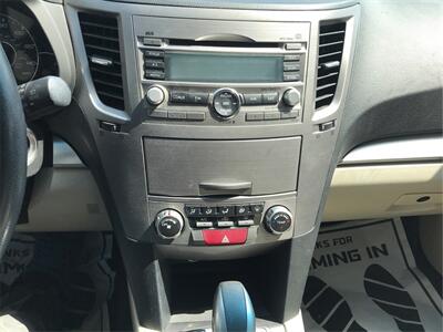 2010 Subaru Outback 2.5i Premium   - Photo 13 - Galloway, OH 43119