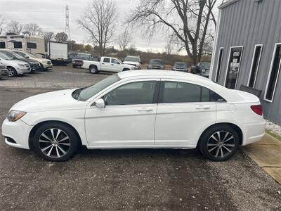 2014 Chrysler 200 Series Touring   - Photo 2 - Galloway, OH 43119