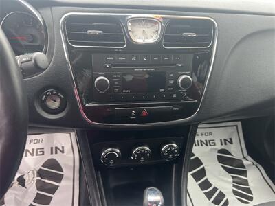 2014 Chrysler 200 Series Touring   - Photo 12 - Galloway, OH 43119