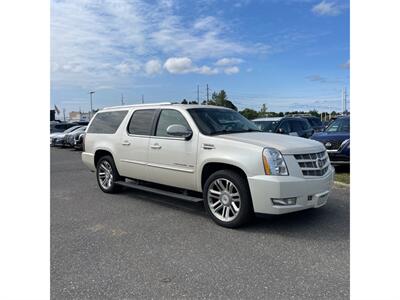 2013 Cadillac Escalade   - Photo 1 - Galloway, OH 43119