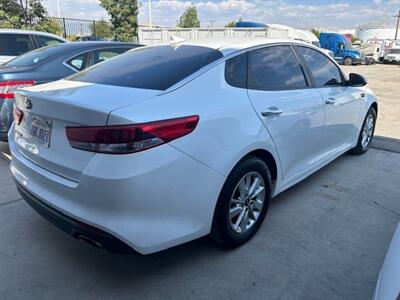 2016 Kia Optima LX   - Photo 4 - Bloomington, CA 92316