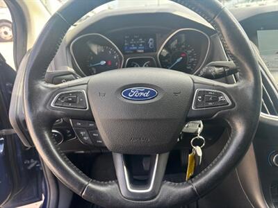 2016 Ford Focus SE   - Photo 9 - Bloomington, CA 92316