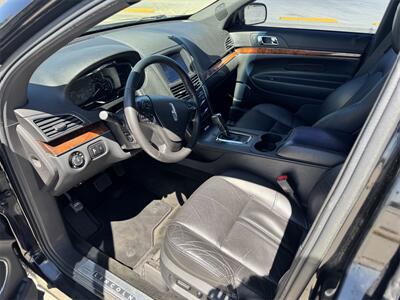 2015 Lincoln MKT Town Car Livery Fleet   - Photo 8 - Northridge, CA 91324