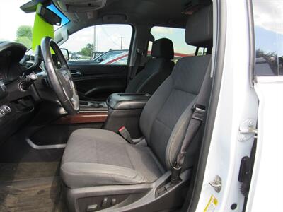 2015 GMC Yukon XL SLE   - Photo 14 - Appleton, WI 54915