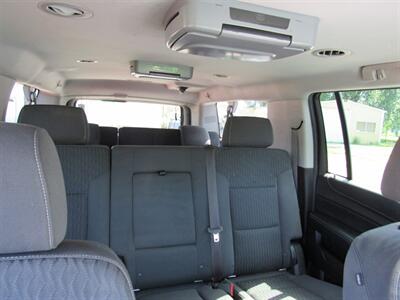 2015 GMC Yukon XL SLE   - Photo 18 - Appleton, WI 54915