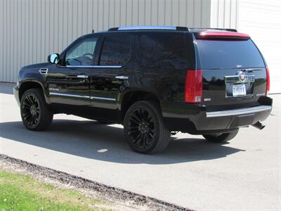 2010 Cadillac Escalade Premium   - Photo 8 - Appleton, WI 54915